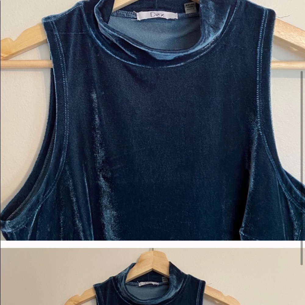 Velour sleeveless top in good condition